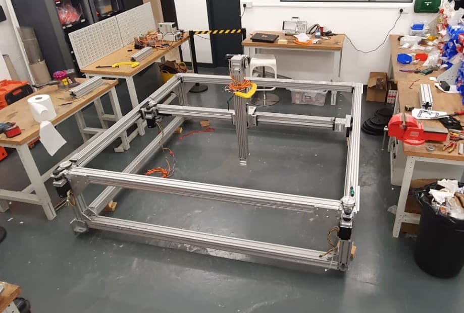 Horizontal assembly of the gantry in the workshop